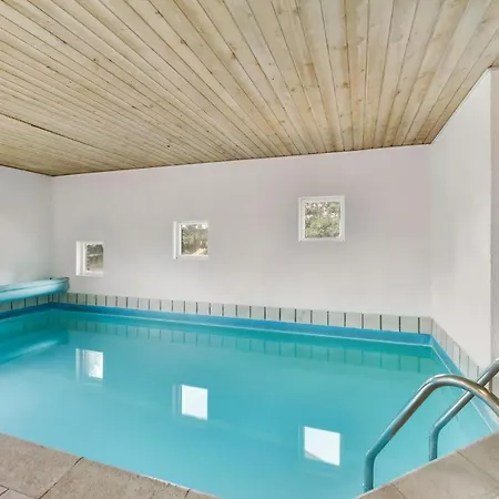 Lovely In With Private Swimming Pool, Be Inside Or Outside *