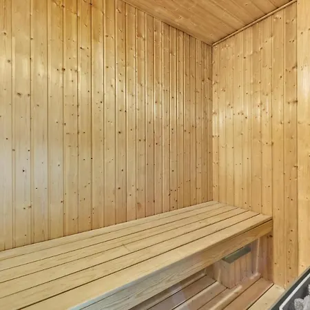 Lovely In With Private Swimming Pool, Be Inside Or Outside